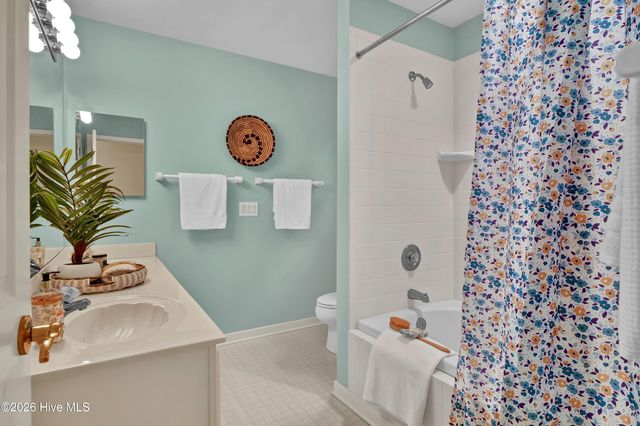 207 Vistamar Drive, Wilmington, NC 28405