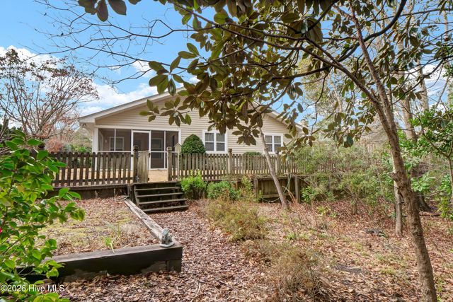 207 Vistamar Drive, Wilmington, NC 28405