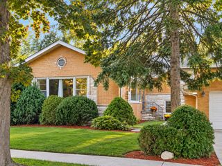 1034 Forest Road, La Grange Park, IL 60526