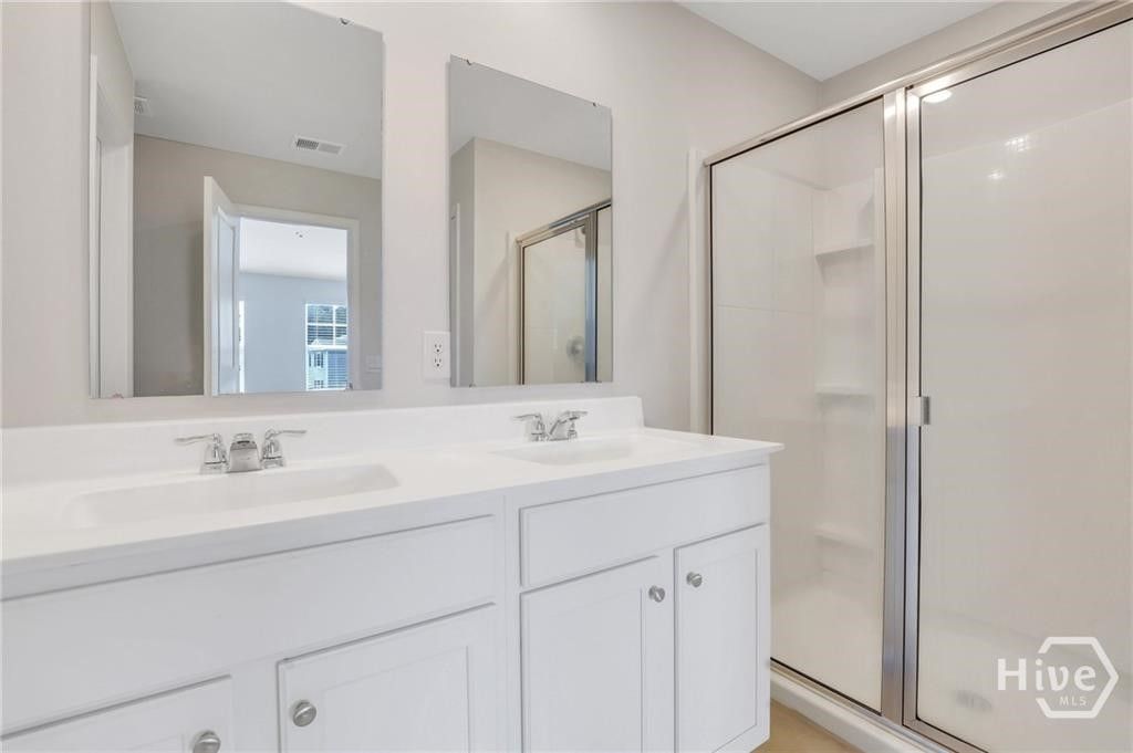 Image 22 of property listing at 2 Coby Lane, Richmond Hill, GA 31324