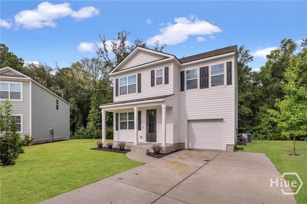 Image 4 of property listing at 2 Coby Lane, Richmond Hill, GA 31324