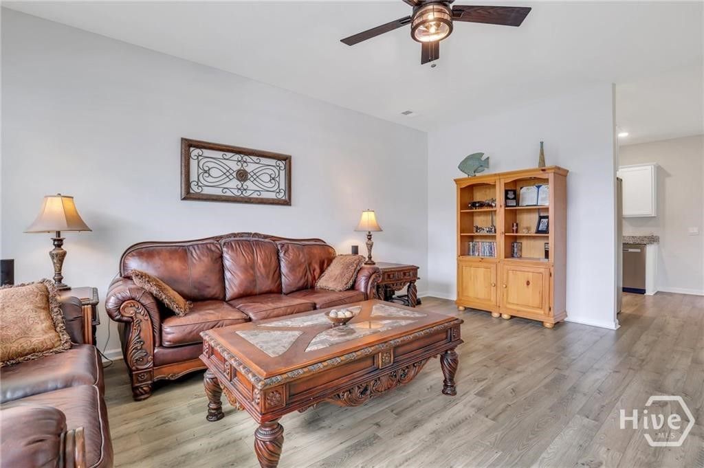 Image 5 of property listing at 2 Coby Lane, Richmond Hill, GA 31324