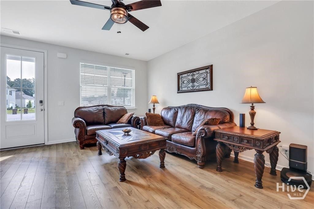 Image 6 of property listing at 2 Coby Lane, Richmond Hill, GA 31324