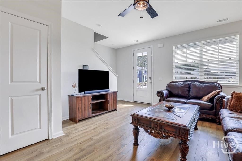 Image 7 of property listing at 2 Coby Lane, Richmond Hill, GA 31324