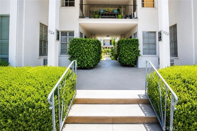 1122 N Louise Street E, Glendale, CA 91207