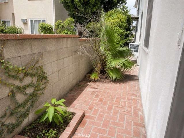 1122 N Louise Street E, Glendale, CA 91207