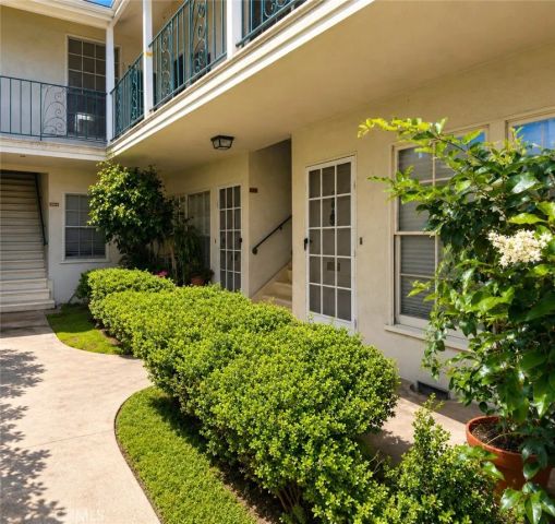 1122 N Louise Street E, Glendale, CA 91207