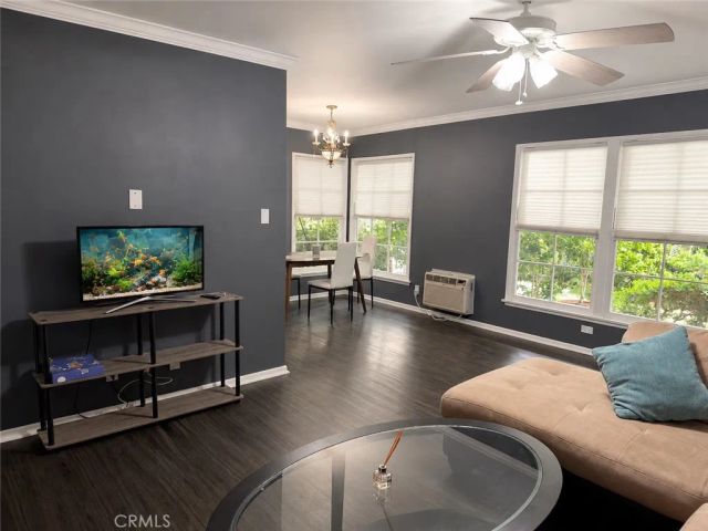 1122 N Louise Street E, Glendale, CA 91207