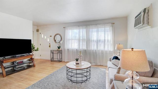 34 Greenlawn Drive, Lodi, NJ 07644