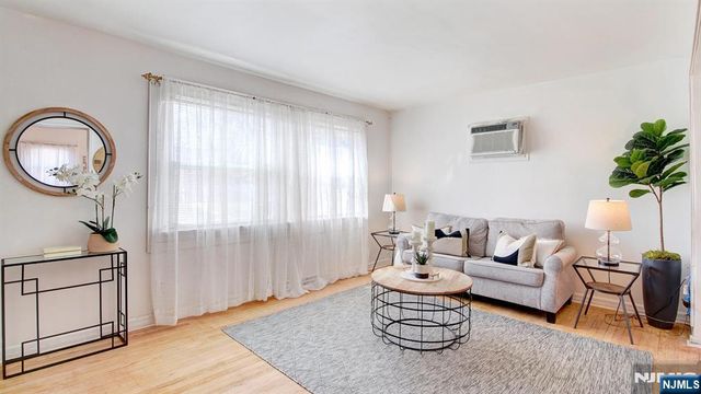 34 Greenlawn Drive, Lodi, NJ 07644