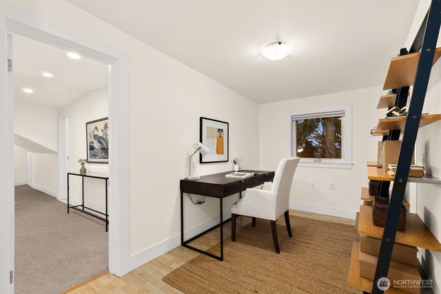 2568 28th Avenue W, Seattle, WA 98199