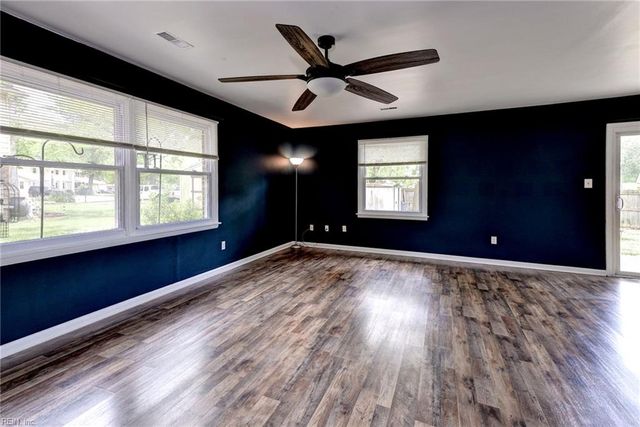 149 Ridgewood PW, Newport News, VA 23608