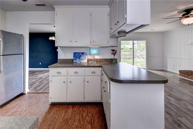 149 Ridgewood PW, Newport News, VA 23608