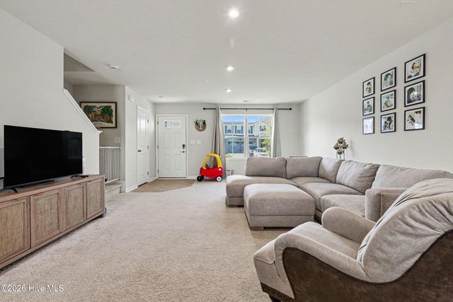 160 Day Song Court, Lillington, NC 27546