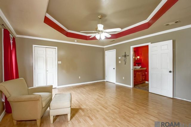 18759 Mclin Rd, Livingston, LA 70754