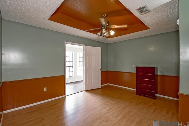 18759 Mclin Rd, Livingston, LA 70754