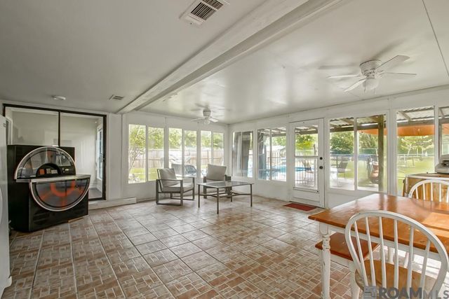 18759 Mclin Rd, Livingston, LA 70754