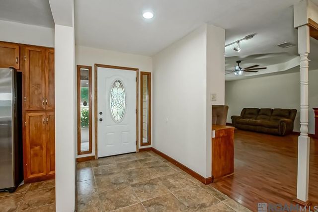 18759 Mclin Rd, Livingston, LA 70754