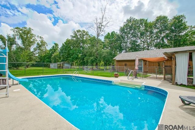 18759 Mclin Rd, Livingston, LA 70754