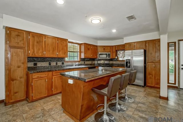 18759 Mclin Rd, Livingston, LA 70754