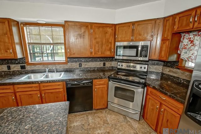 18759 Mclin Rd, Livingston, LA 70754