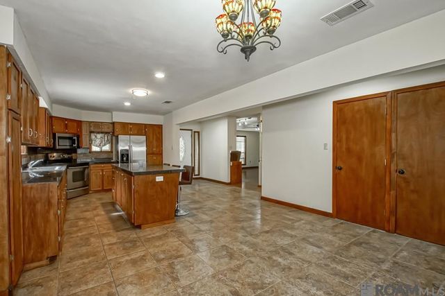 18759 Mclin Rd, Livingston, LA 70754