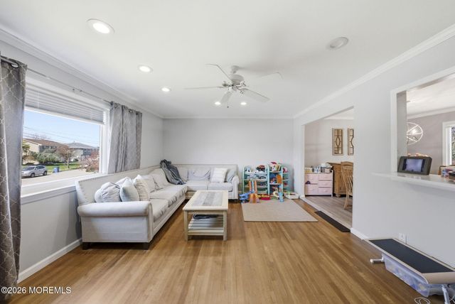 17 Dublin Lane, Hazlet, NJ 07730