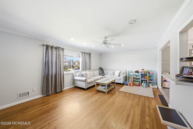 17 Dublin Lane, Hazlet, NJ 07730