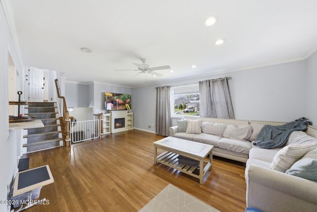 17 Dublin Lane, Hazlet, NJ 07730