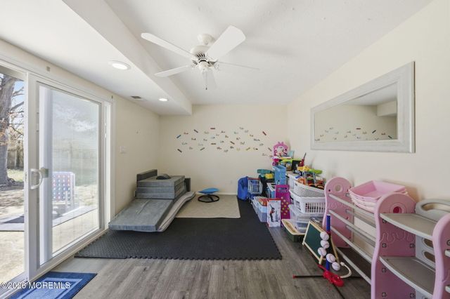 17 Dublin Lane, Hazlet, NJ 07730