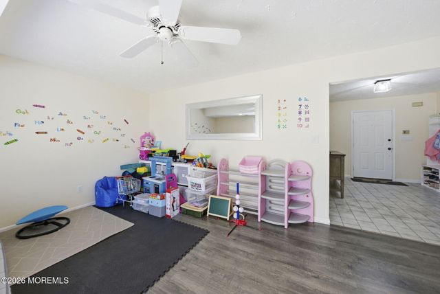 17 Dublin Lane, Hazlet, NJ 07730