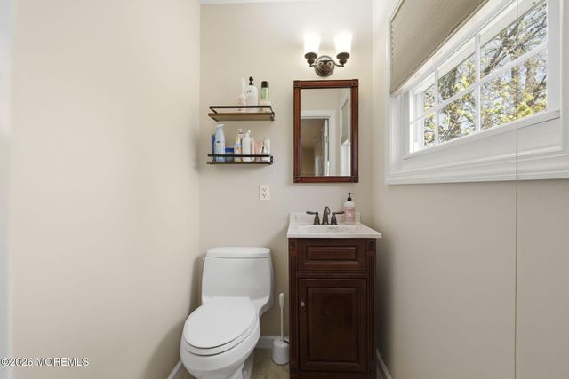 17 Dublin Lane, Hazlet, NJ 07730