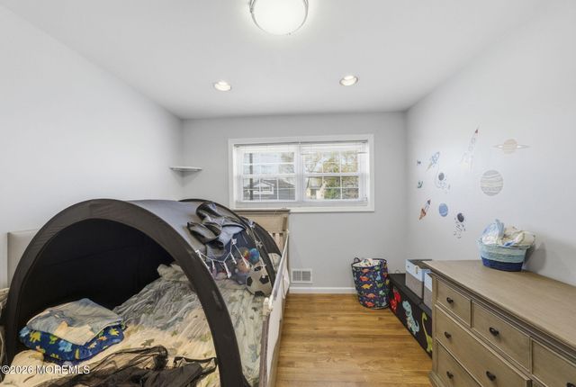 17 Dublin Lane, Hazlet, NJ 07730