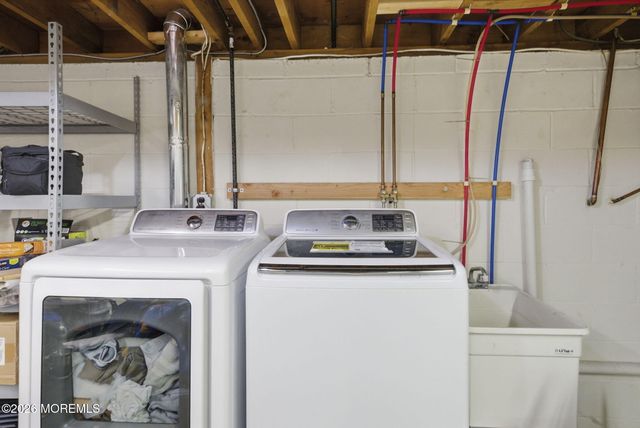 17 Dublin Lane, Hazlet, NJ 07730