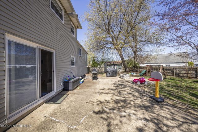 17 Dublin Lane, Hazlet, NJ 07730