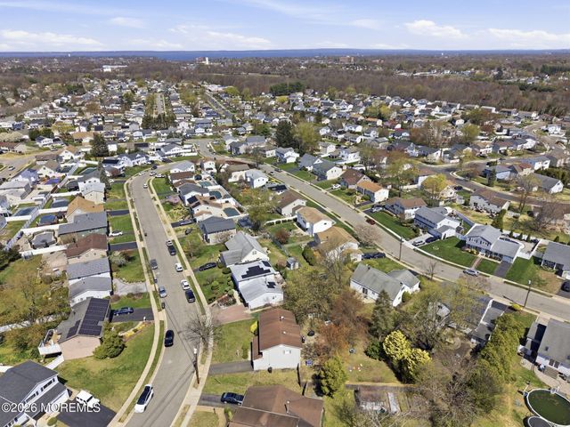 17 Dublin Lane, Hazlet, NJ 07730