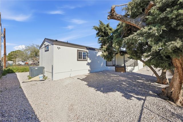 211 West Duck Creek Road, Pahrump, NV 89048