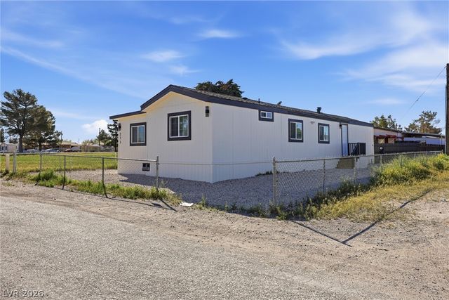 211 West Duck Creek Road, Pahrump, NV 89048