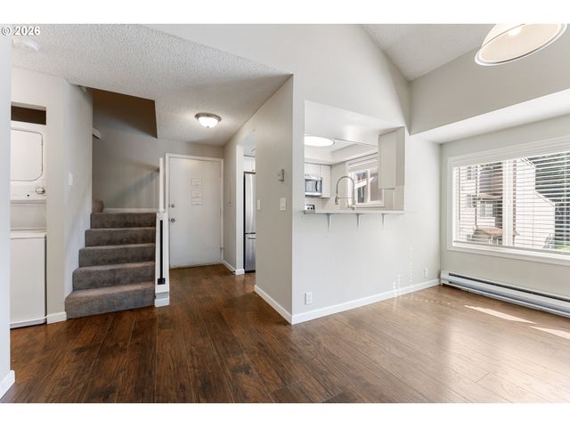 11724 Sw BOONES BEND Dr, Beaverton, OR 97008