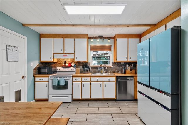 707 Ketch CT, Newport News, VA 23608