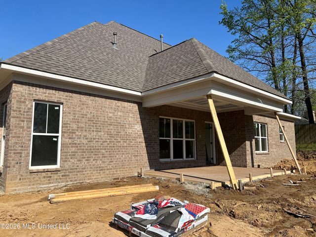 1070 W Green T Lake, Hernando, MS 38632