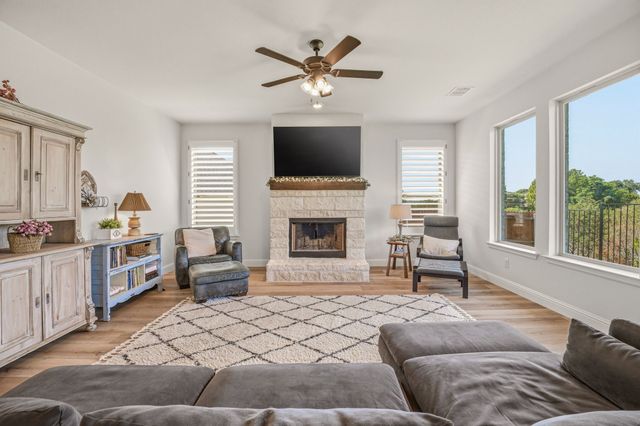 127 Mesa Drive, Glen Rose, TX 76043