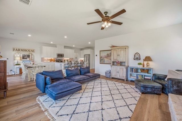 127 Mesa Drive, Glen Rose, TX 76043