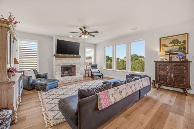 127 Mesa Drive, Glen Rose, TX 76043