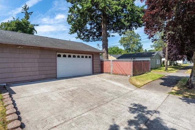 1447 9th Avenue, Longview, WA 98632