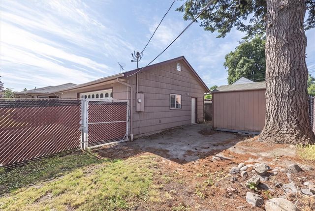 1447 9th Avenue, Longview, WA 98632