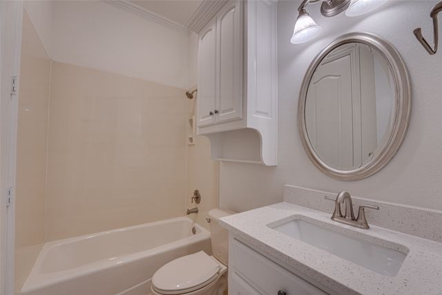 2216 Kings Pass, Heath, TX 75032