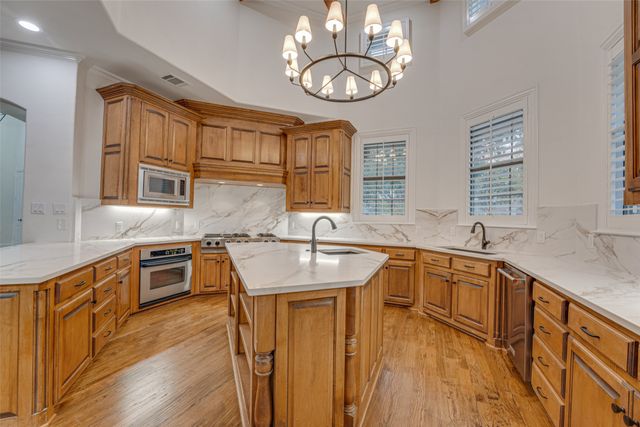 2216 Kings Pass, Heath, TX 75032