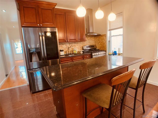 23-28 28th Street 28 Street, Astoria, NY 11105