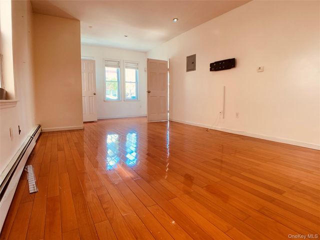 23-28 28th Street 28 Street, Astoria, NY 11105